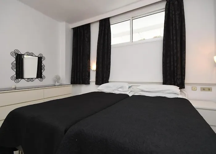 Club Atlantis 28 - One Bed