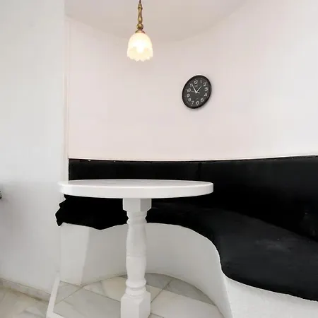 Club Atlantis 28 - One Bed Адехе